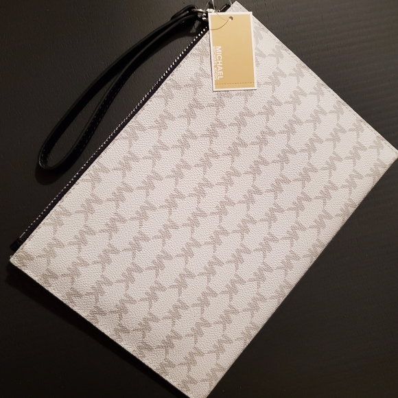 Michael Kors Jet Set Travel Clutch Wristlet - Picture 2 of 7